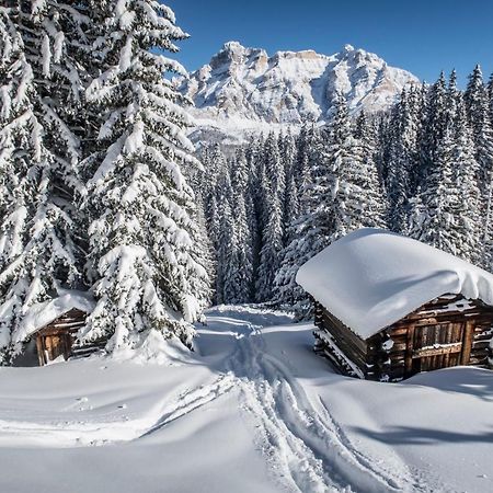 Hotel Conturines San Cassiano  Exterior foto