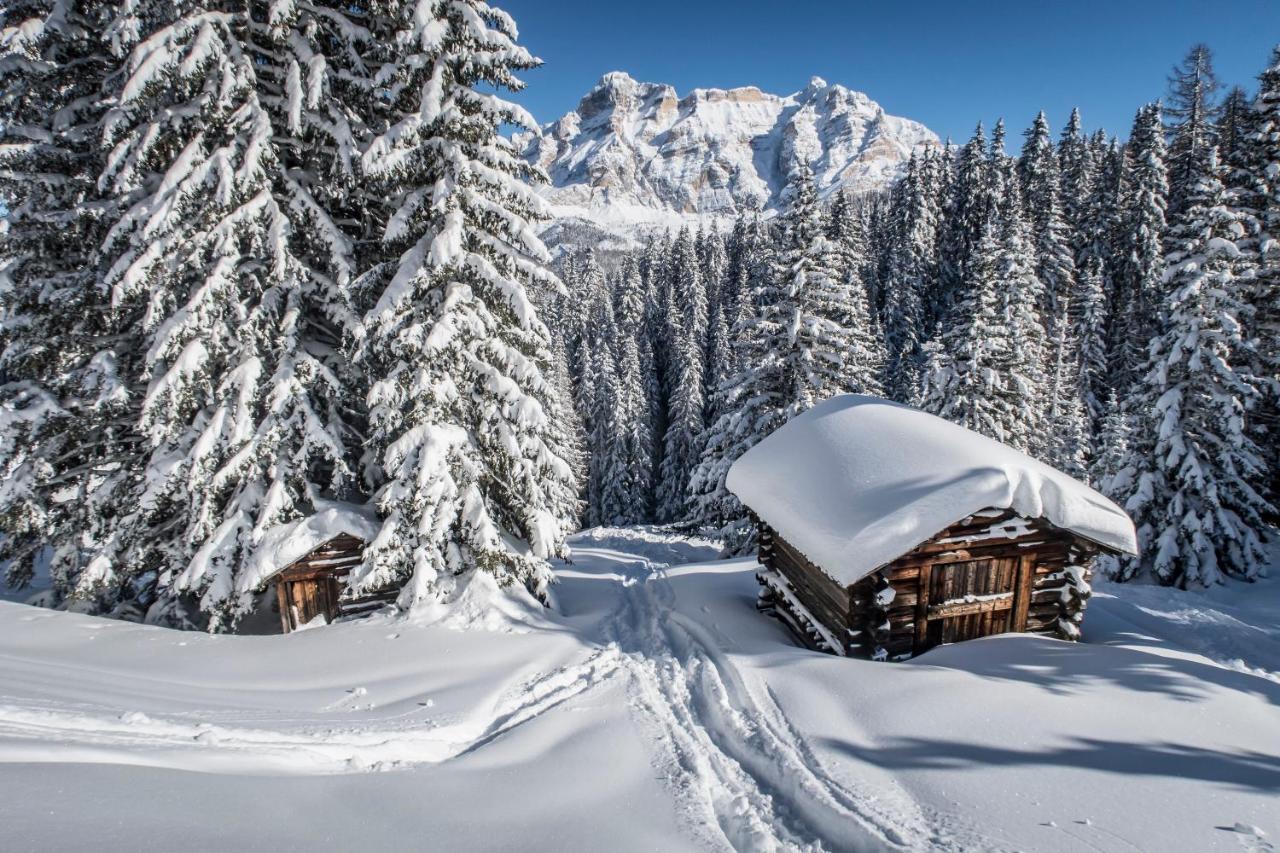 Hotel Conturines San Cassiano  Exterior foto